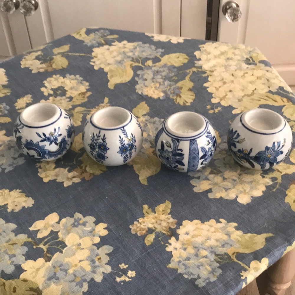 Tea light holders
